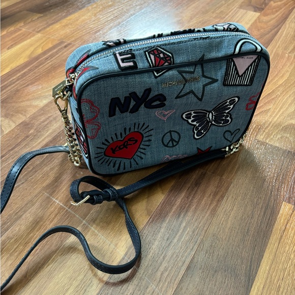 Michael Kors MK Designer Ginmy Denim Graffiti Camera Bag - Picture 4 of 5